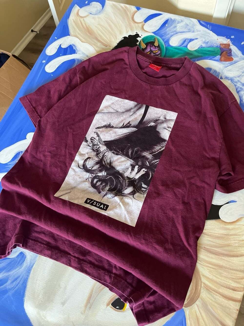 Vintage V/SUAL Graphic T-Shirt Maroon